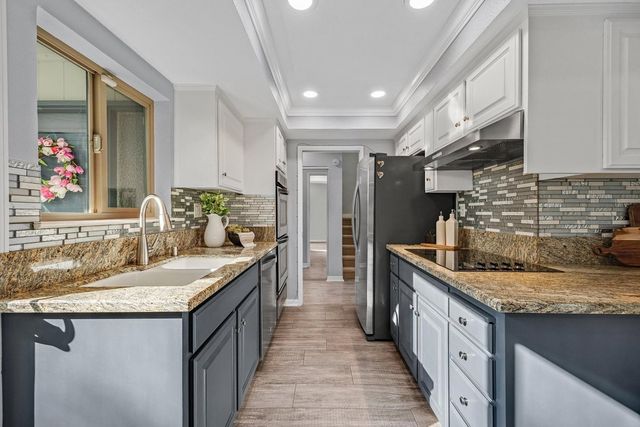 7551 Maywood Dr, Pleasanton, CA 94588