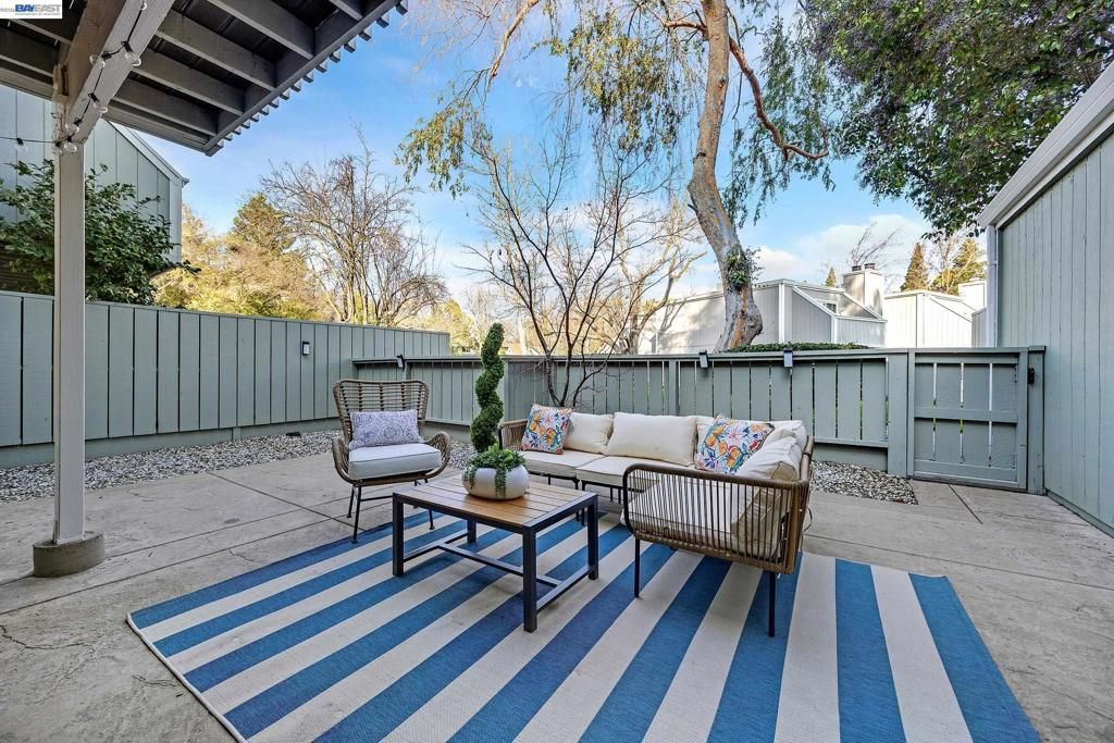 Image 15 of property listing at 7551 Maywood Dr, Pleasanton, CA 94588