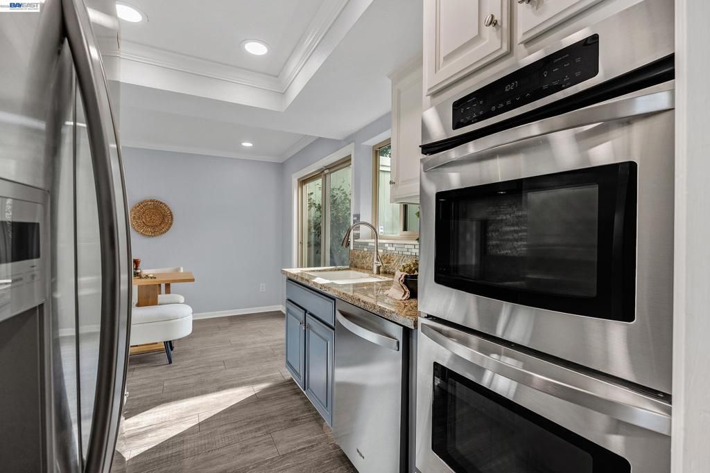 Image 9 of property listing at 7551 Maywood Dr, Pleasanton, CA 94588