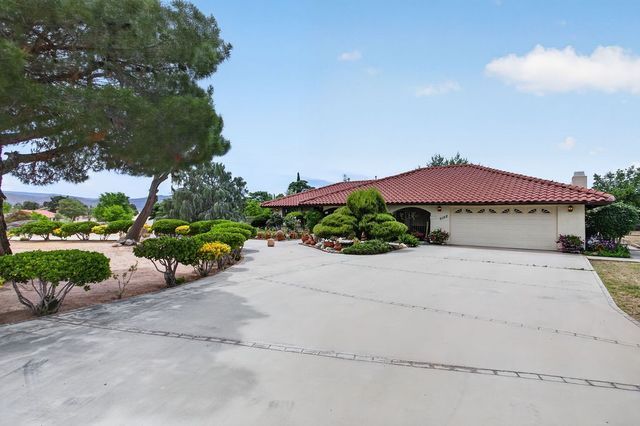 9102 Camphor, Hesperia, CA 92345