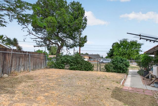 9102 Camphor, Hesperia, CA 92345