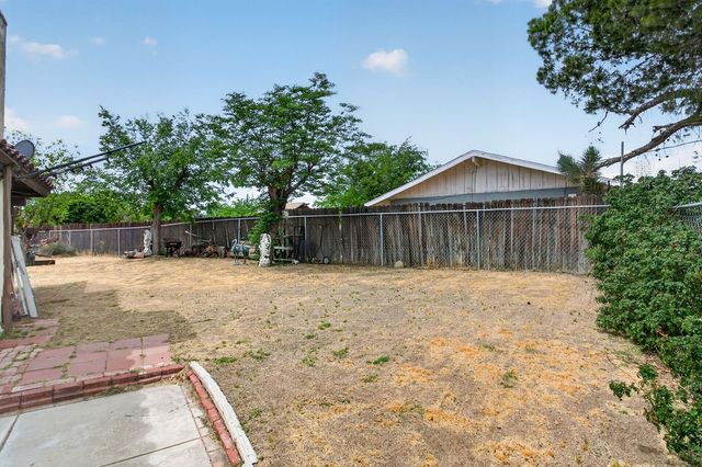 9102 Camphor, Hesperia, CA 92345