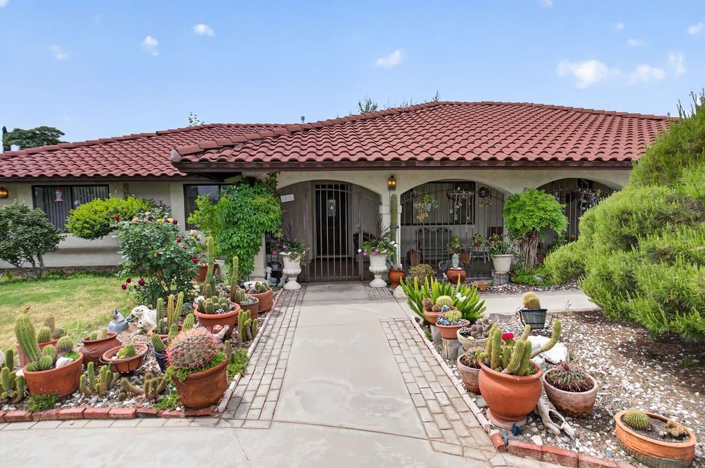 9102 Camphor, Hesperia, CA 92345