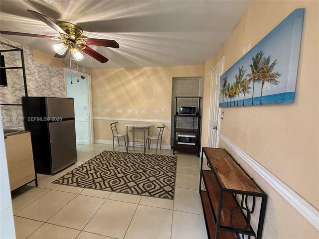 2021 Wilmington St B, Opa-locka, FL 33054