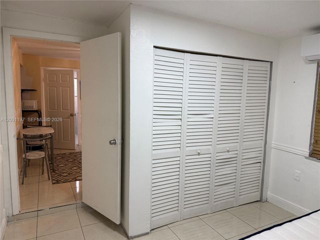 2021 Wilmington St B, Opa-locka, FL 33054