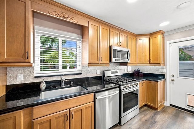 2802 W ESTRELLA STREET, Tampa, FL 33629