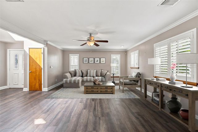 2802 W ESTRELLA STREET, Tampa, FL 33629