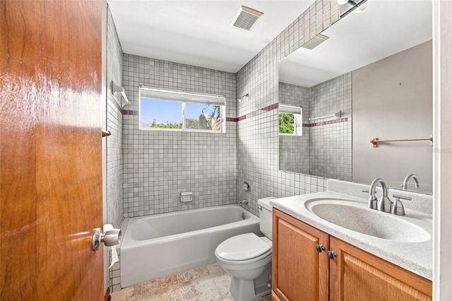 2802 W ESTRELLA STREET, Tampa, FL 33629