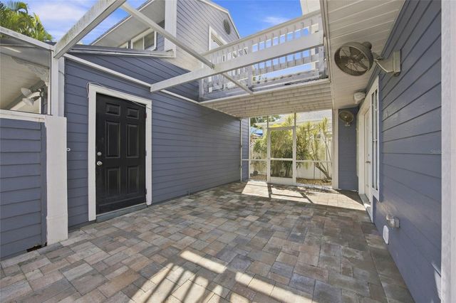 2802 W ESTRELLA STREET, Tampa, FL 33629