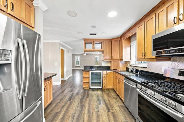 2802 W ESTRELLA STREET, Tampa, FL 33629