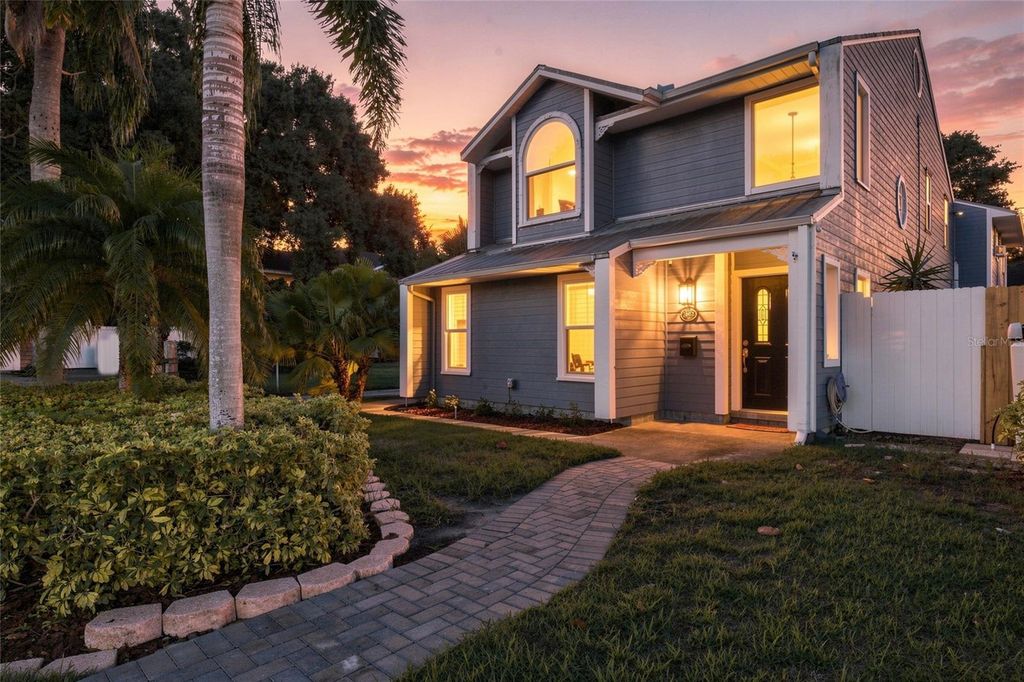 2802 W ESTRELLA STREET, Tampa, FL 33629