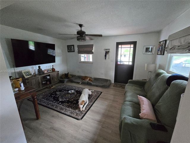20595 SW 190th St, Miami, FL 33187
