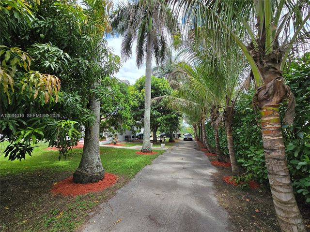 20595 SW 190th St, Miami, FL 33187