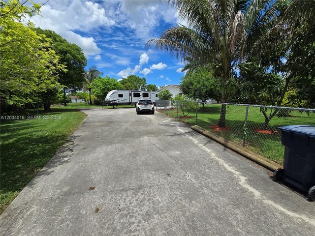 20595 SW 190th St, Miami, FL 33187