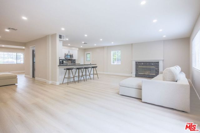 22022 Lopez Street, Woodland Hills, CA 91364