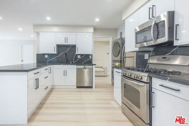 22022 Lopez Street, Woodland Hills, CA 91364