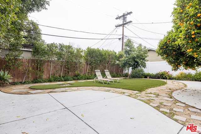 22022 Lopez Street, Woodland Hills, CA 91364