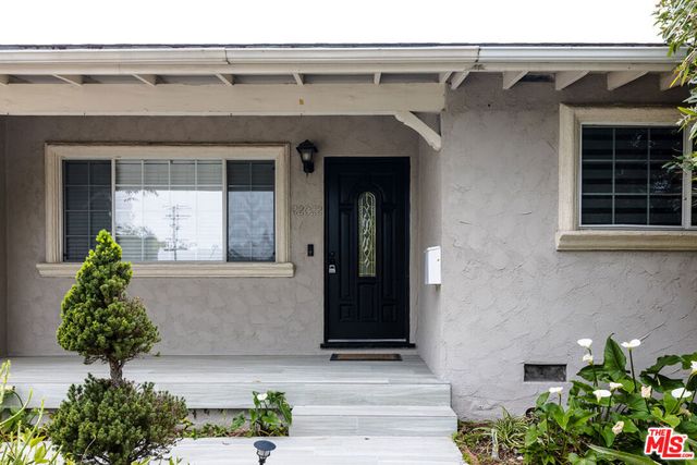 22022 Lopez Street, Woodland Hills, CA 91364