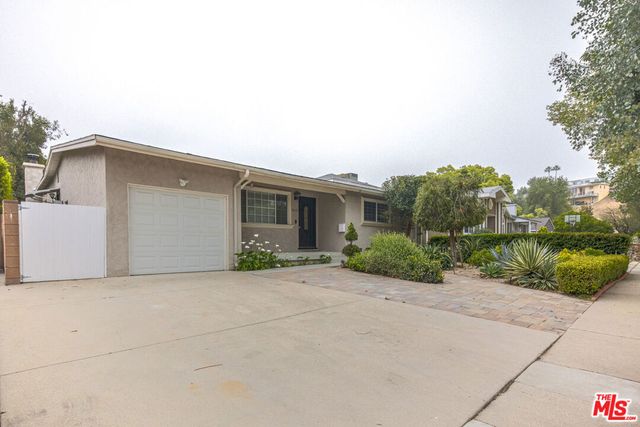 22022 Lopez Street, Woodland Hills, CA 91364