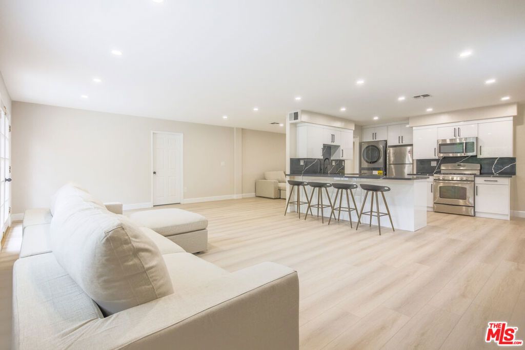 22022 Lopez Street, Woodland Hills, CA 91364