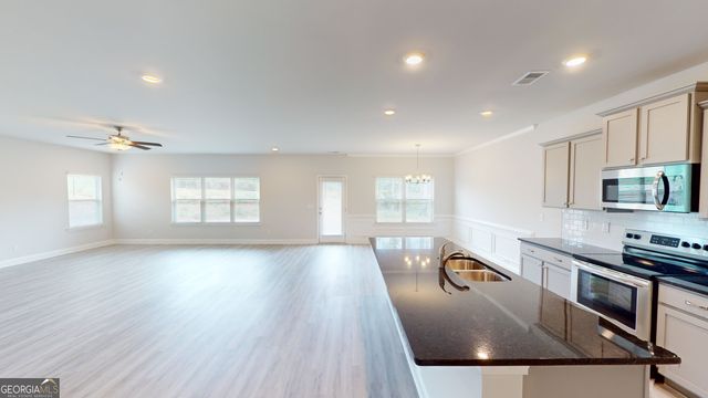 1024 Holliday Pass 84, Griffin, GA 30223