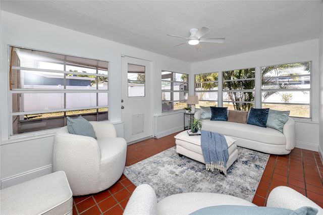 6482 20TH STREET N, St Petersburg, FL 33702