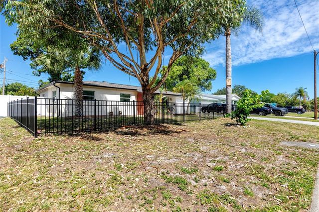 6482 20TH STREET N, St Petersburg, FL 33702