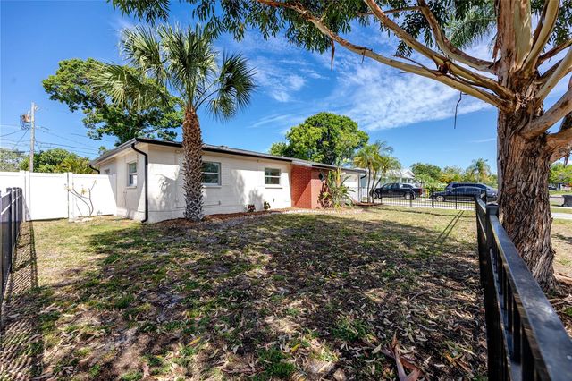 6482 20TH STREET N, St Petersburg, FL 33702