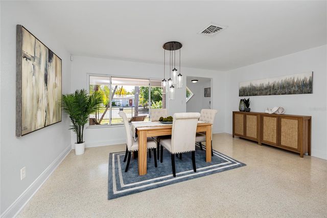 6482 20TH STREET N, St Petersburg, FL 33702