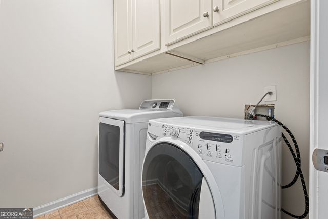 7911 Brass Lantern Drive, Flowery Branch, GA 30542