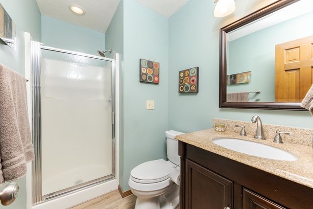 2813 Stonehurst Drive, Bloomington, IL 61704