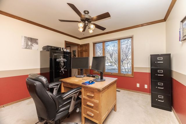 2813 Stonehurst Drive, Bloomington, IL 61704