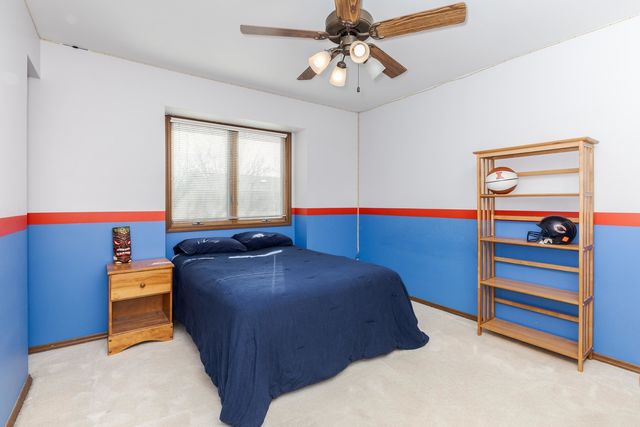 2813 Stonehurst Drive, Bloomington, IL 61704