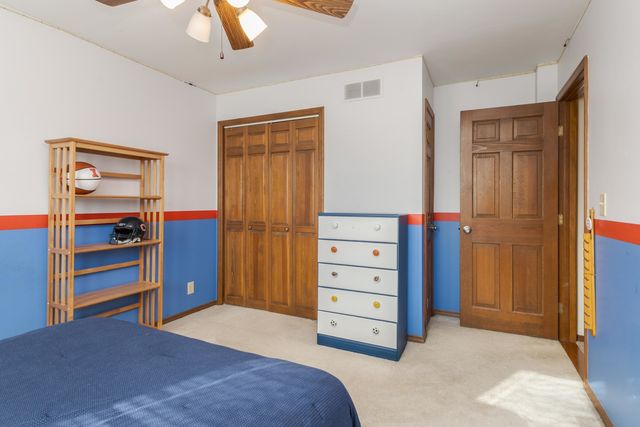 2813 Stonehurst Drive, Bloomington, IL 61704