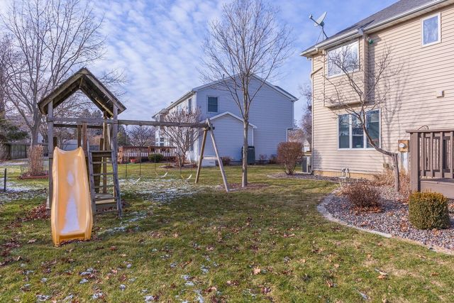 2813 Stonehurst Drive, Bloomington, IL 61704