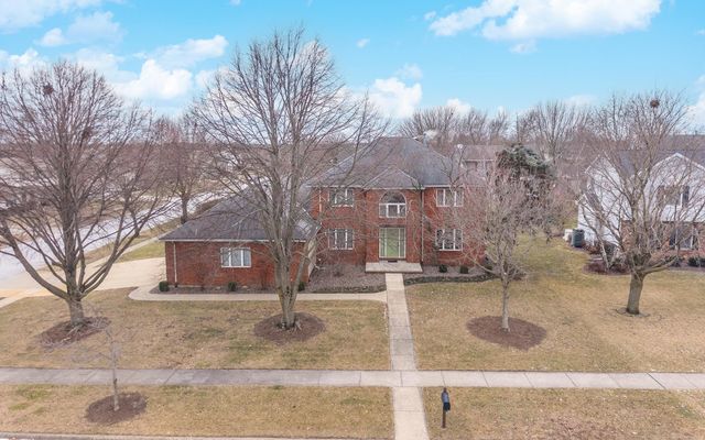 2813 Stonehurst Drive, Bloomington, IL 61704