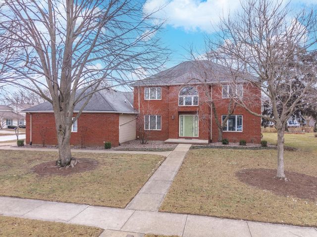 2813 Stonehurst Drive, Bloomington, IL 61704