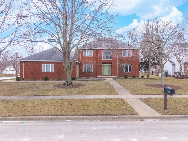 2813 Stonehurst Drive, Bloomington, IL 61704