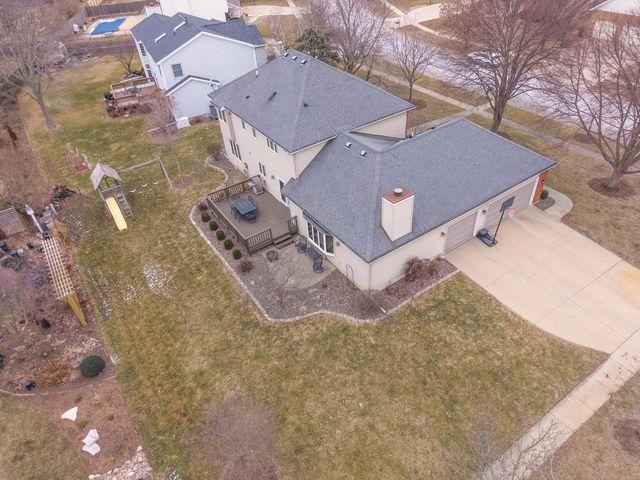 2813 Stonehurst Drive, Bloomington, IL 61704