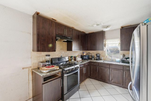 1002 Grenfell Lane, Houston, TX 77076