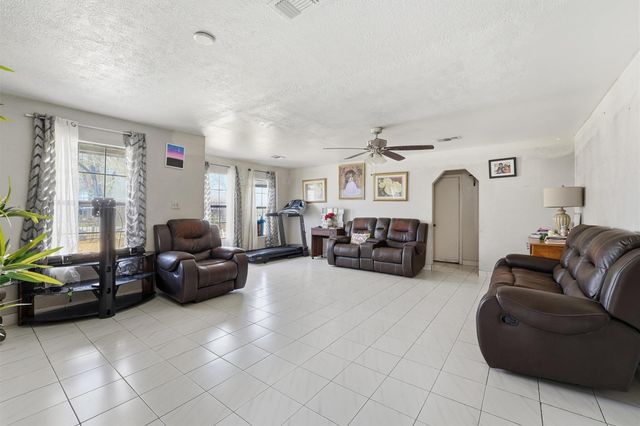 1002 Grenfell Lane, Houston, TX 77076