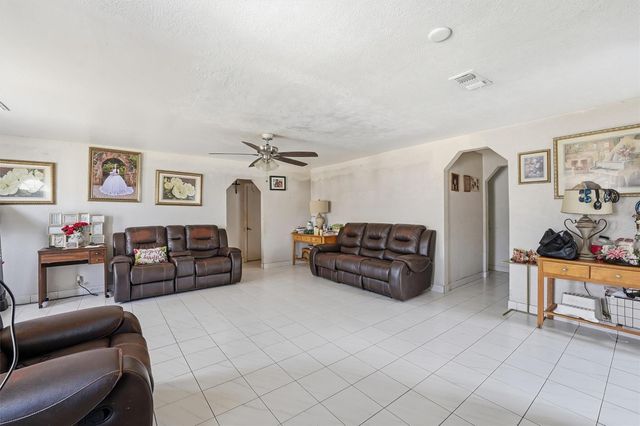 1002 Grenfell Lane, Houston, TX 77076