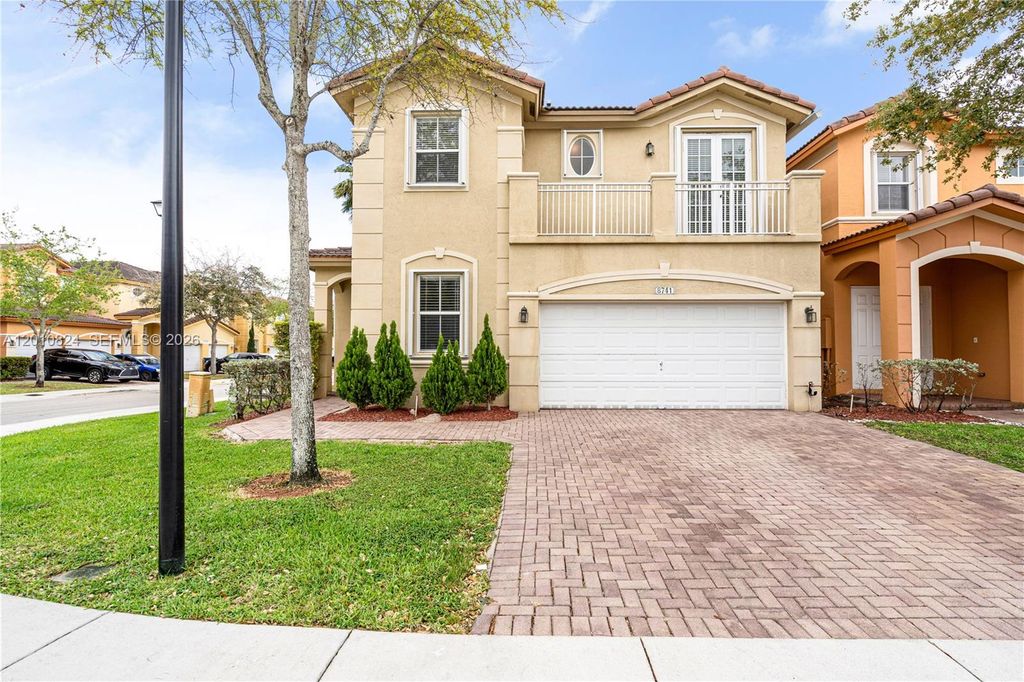 8741 NW 111th Ct, Doral, FL 33178
