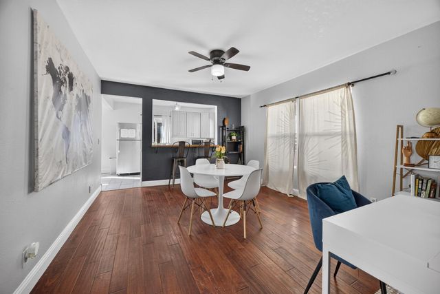 2310 32nd St, Sacramento, CA 95817