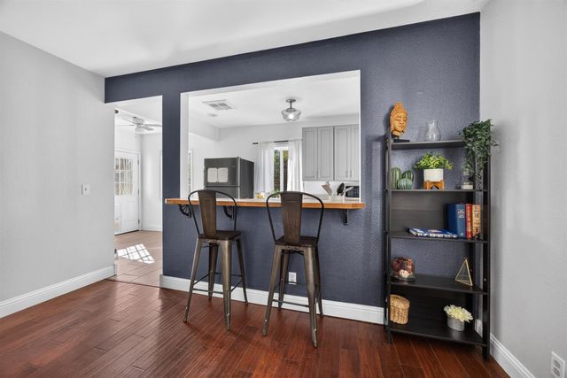 2310 32nd St, Sacramento, CA 95817