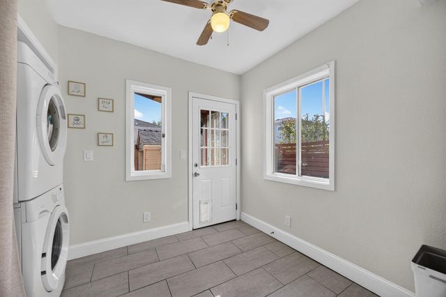 2310 32nd St, Sacramento, CA 95817