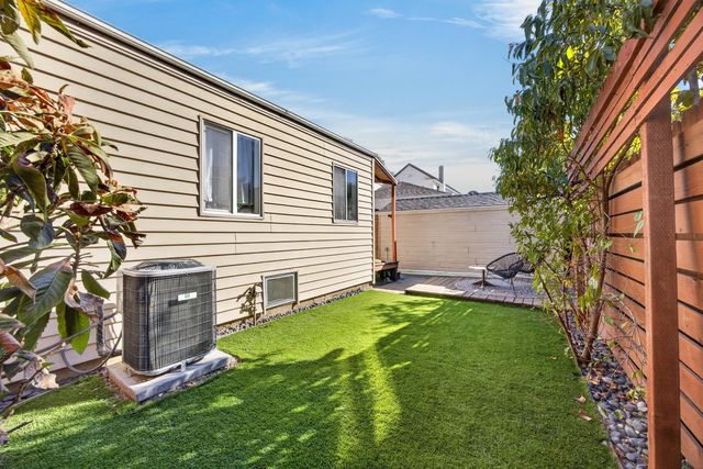 2310 32nd St, Sacramento, CA 95817