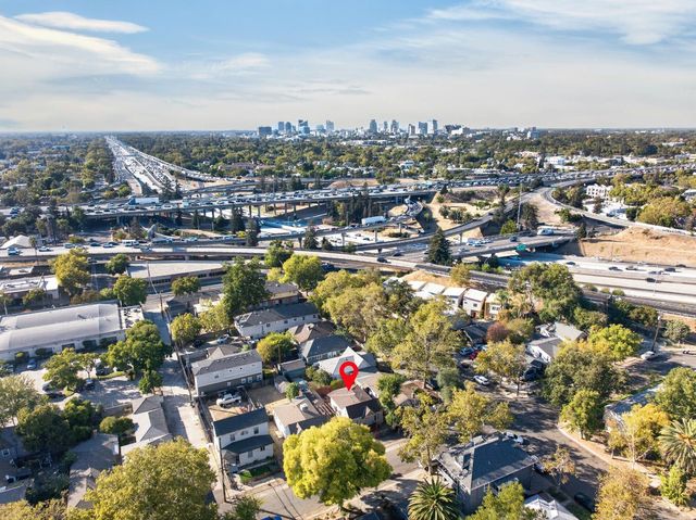 2310 32nd St, Sacramento, CA 95817