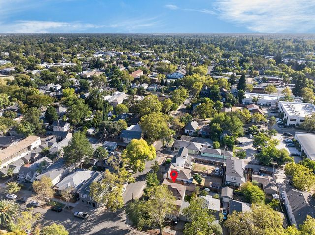 2310 32nd St, Sacramento, CA 95817