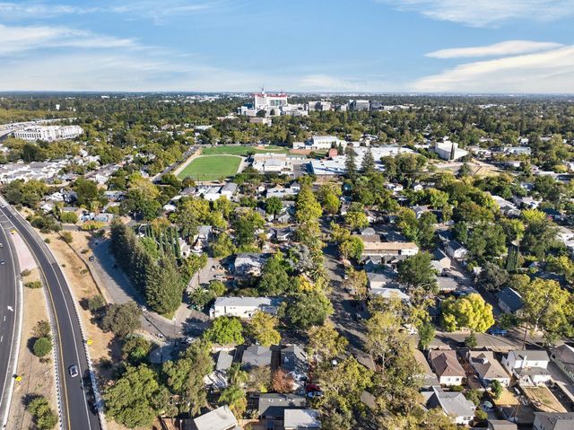 2310 32nd St, Sacramento, CA 95817